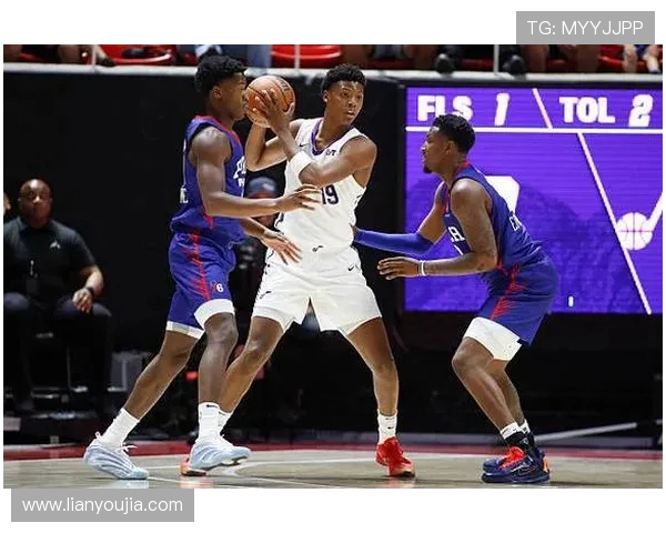 夏季联赛激战76人对决热火球迷期待精彩表现与新星崛起