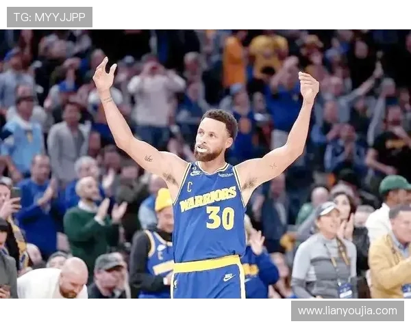 库里三分绝杀骑士再现经典瞬间NBA历史对决的传奇时刻回顾